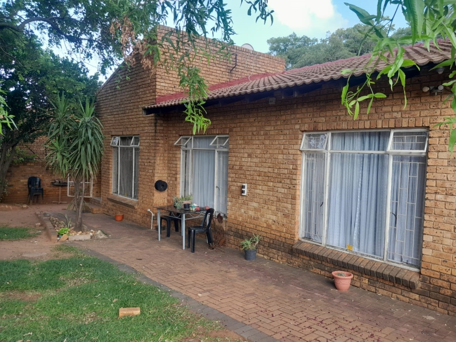3 Bedroom Property for Sale in Geelhoutpark North West